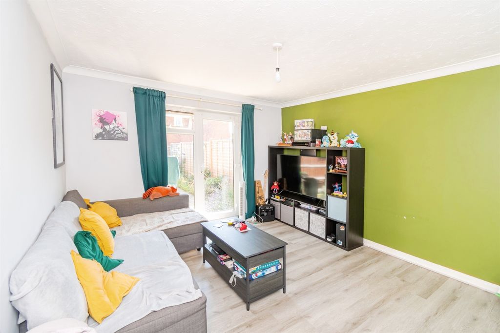 Property photo 2 of 13