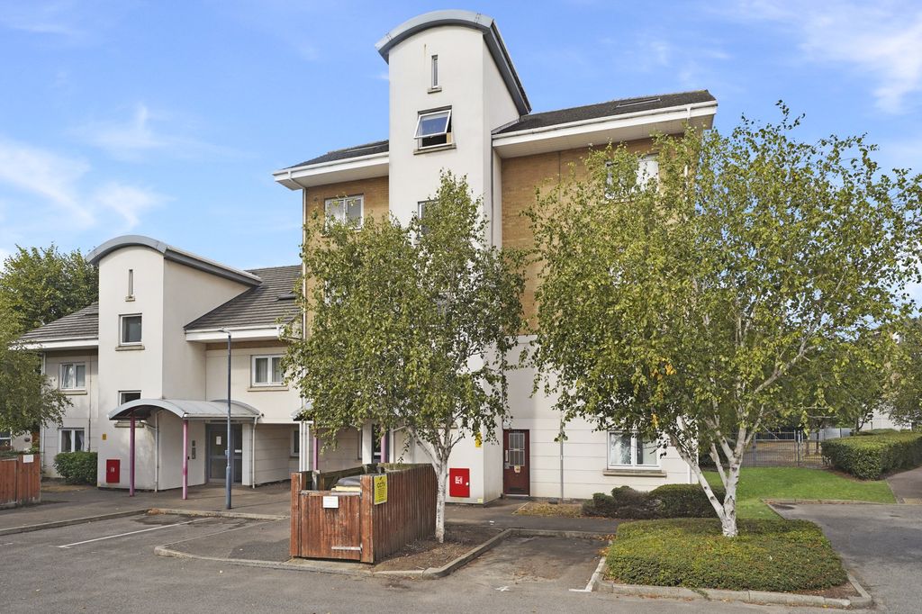 Property photo 1 of 12