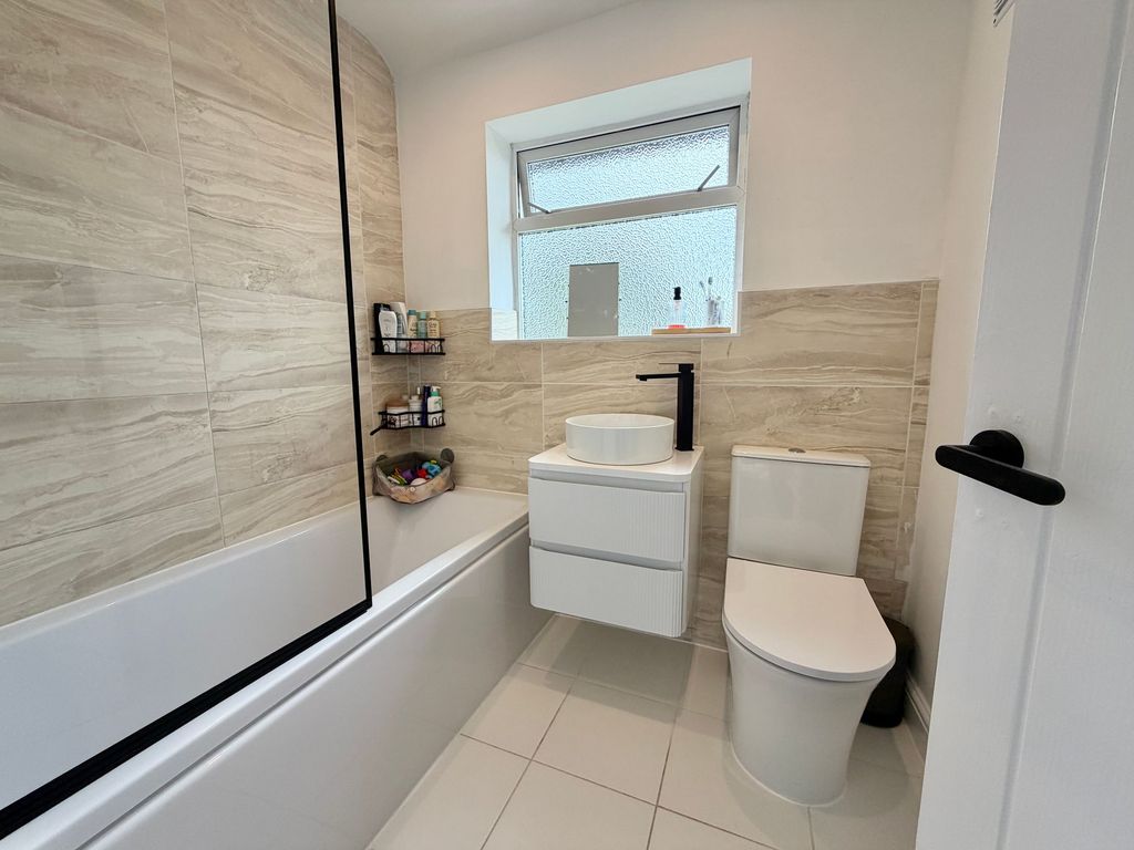 Property photo 3 of 12 Bathroom