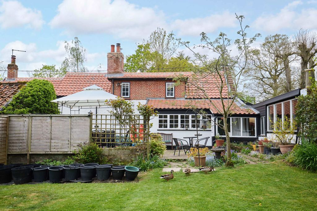 Property photo 2 of 39