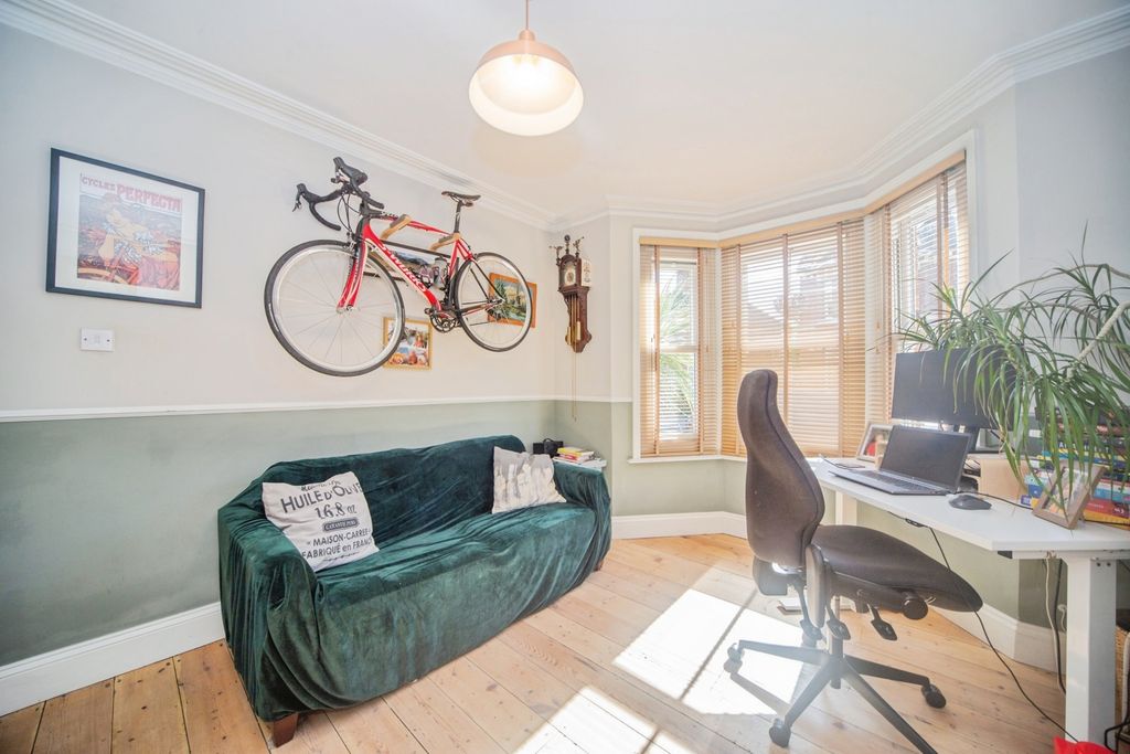 Property photo 3 of 20 Pbox-Img.Jpg