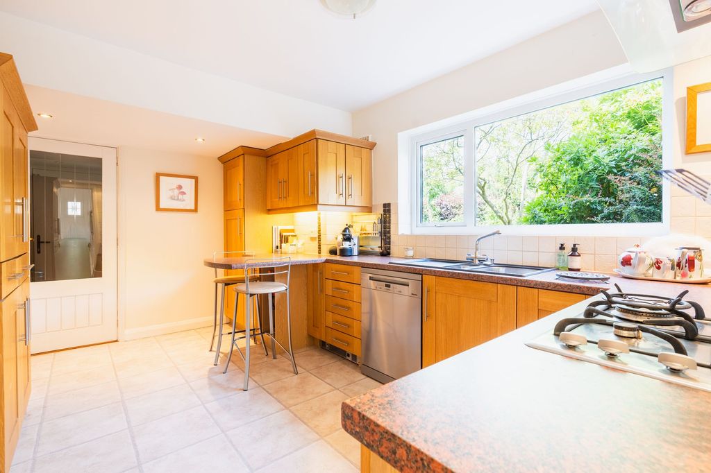 Property photo 2 of 38