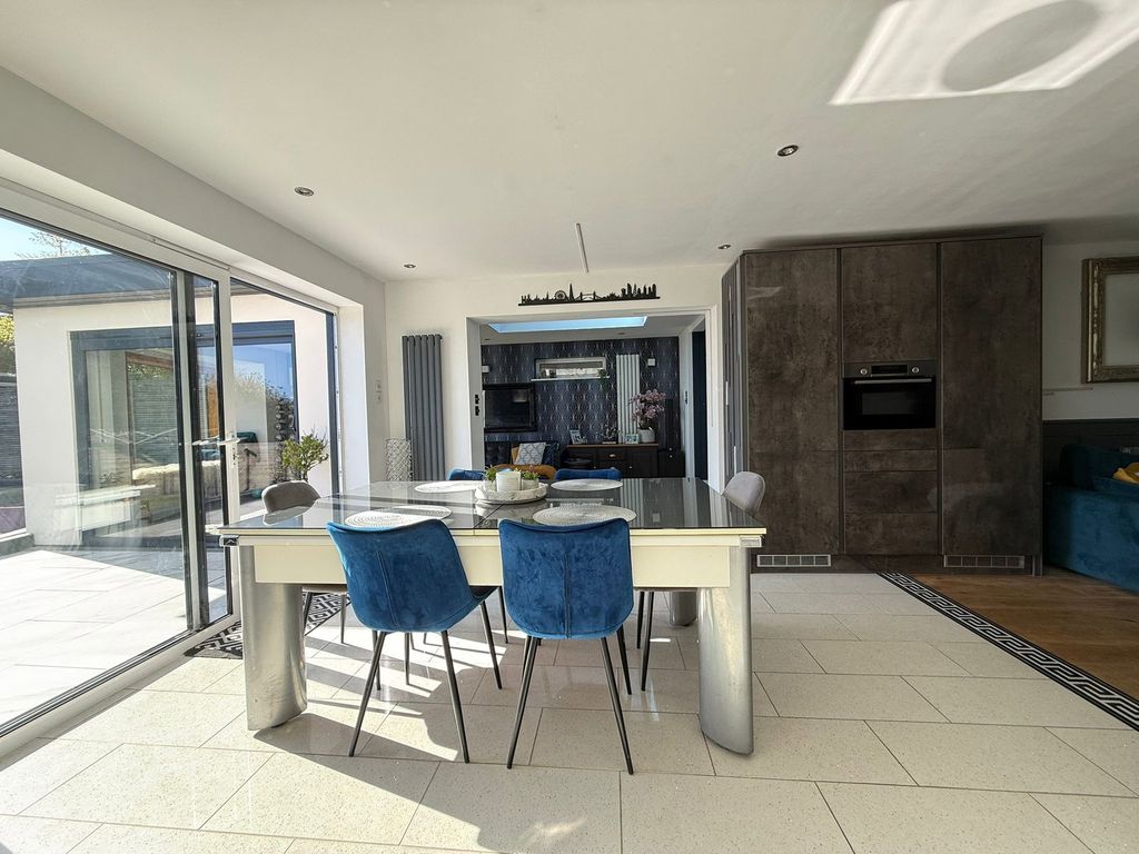 Property photo 3 of 28