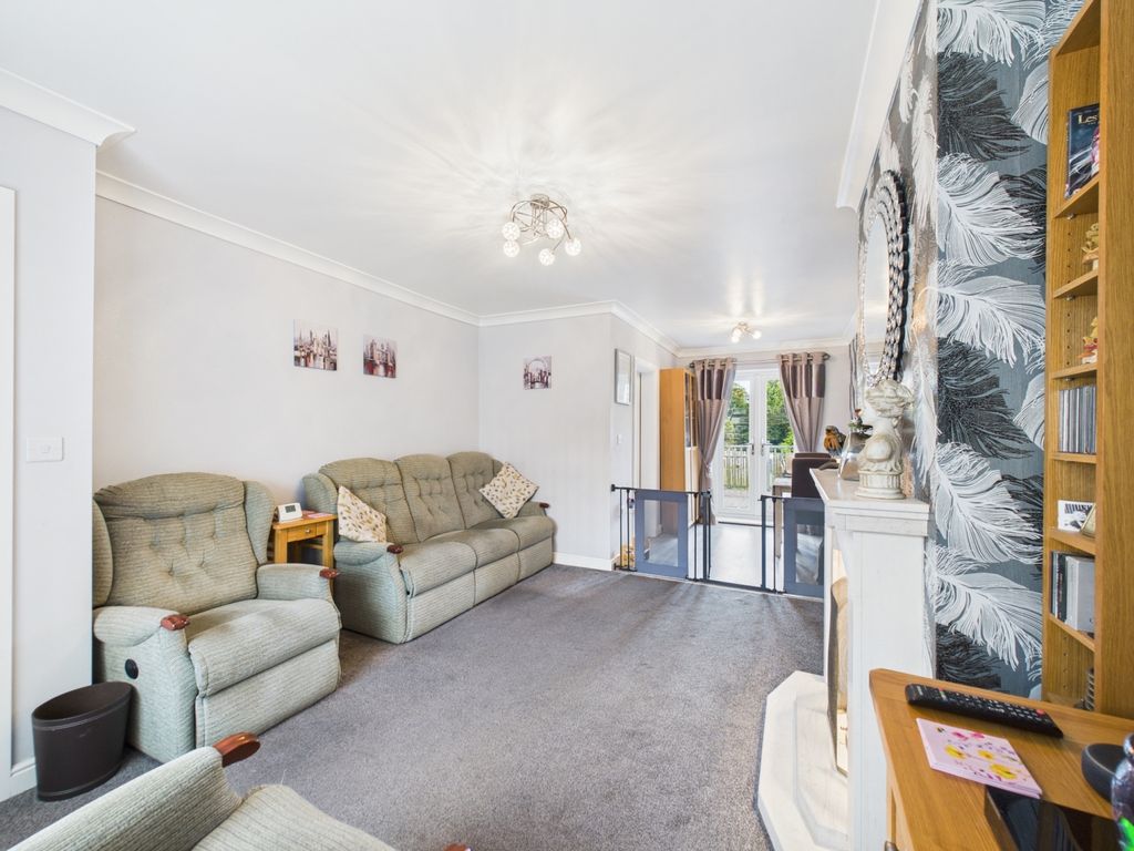 Property photo 3 of 20 Living Room