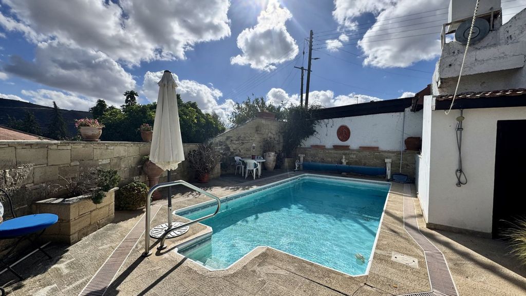 Property photo 1 of 34