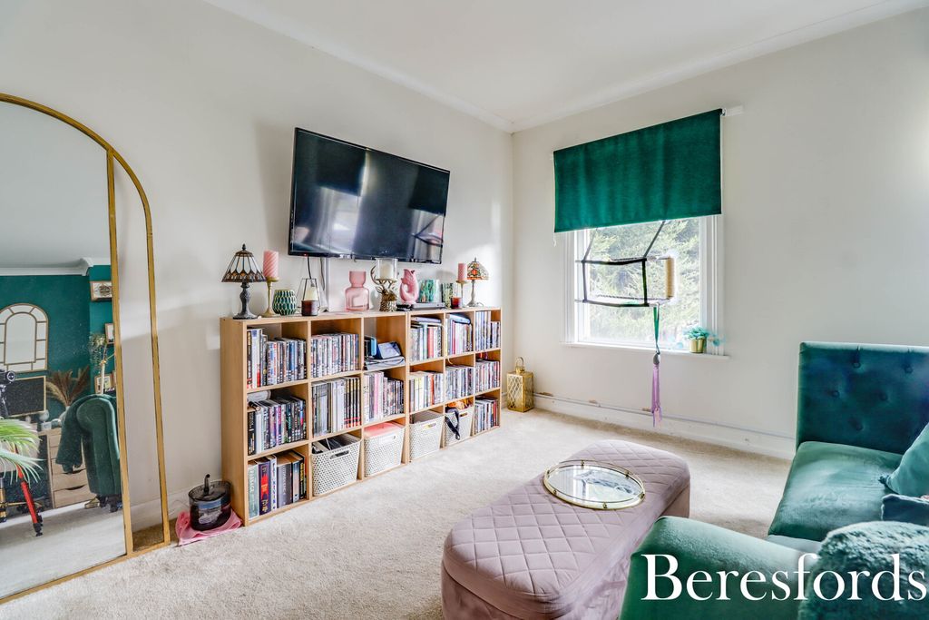 Property photo 3 of 10 Picture No. 05