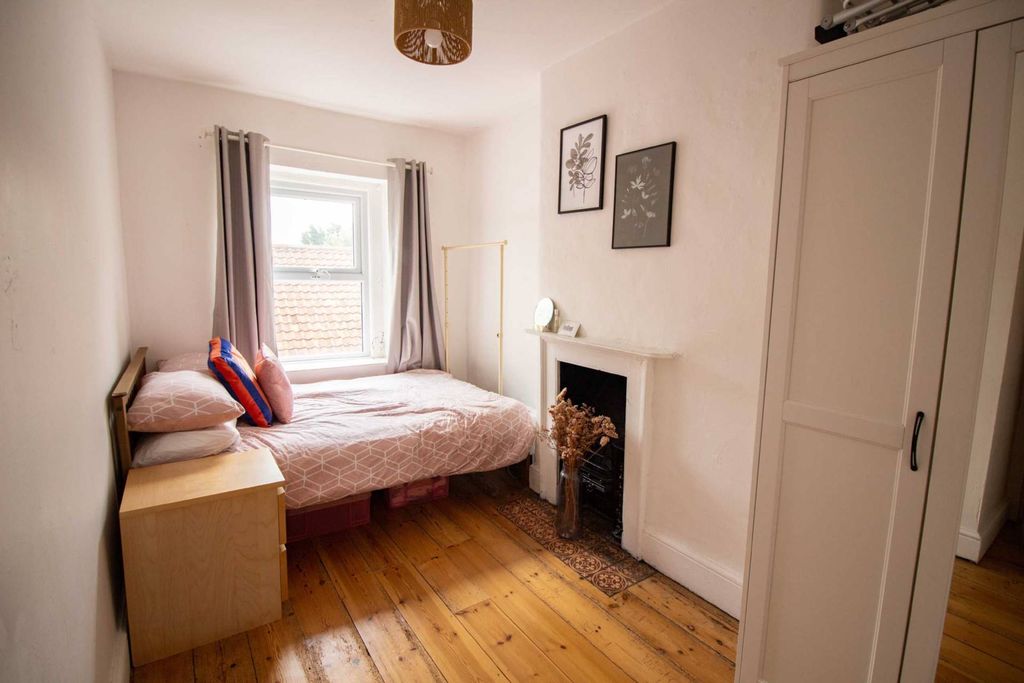Property photo 3 of 8