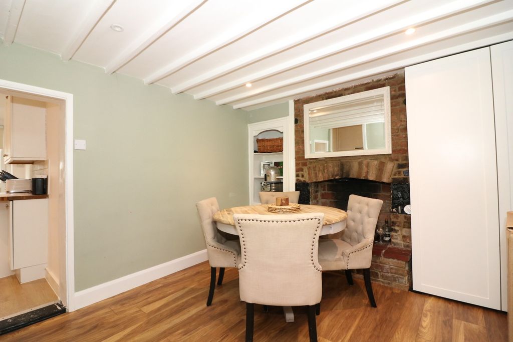 Property photo 2 of 11 4936642