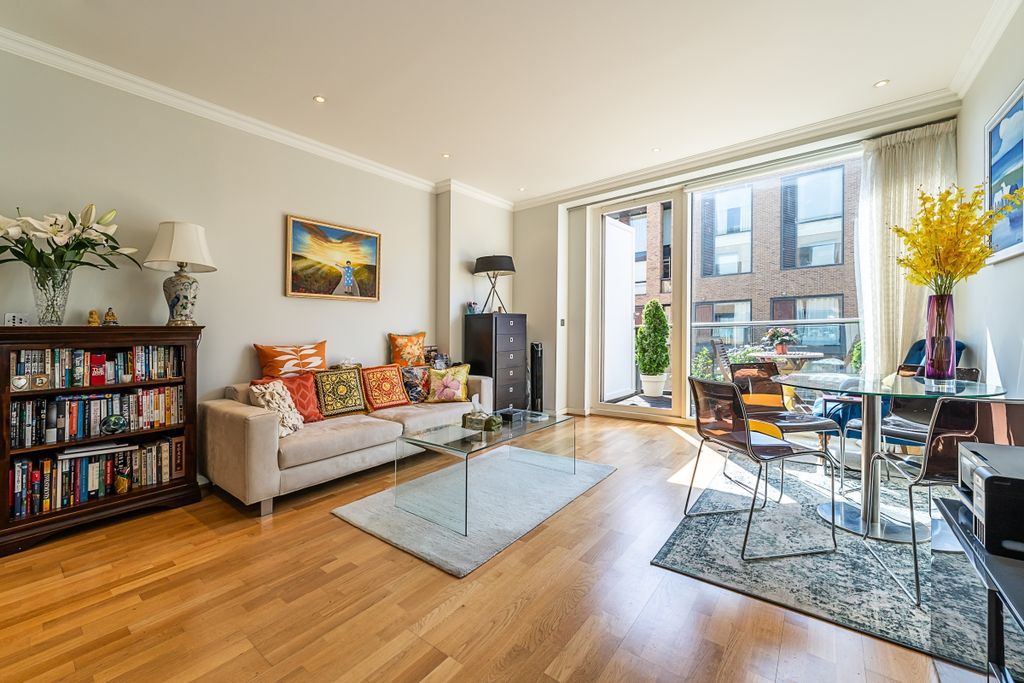 Property photo 2 of 17 69-Cubitt-Building-3