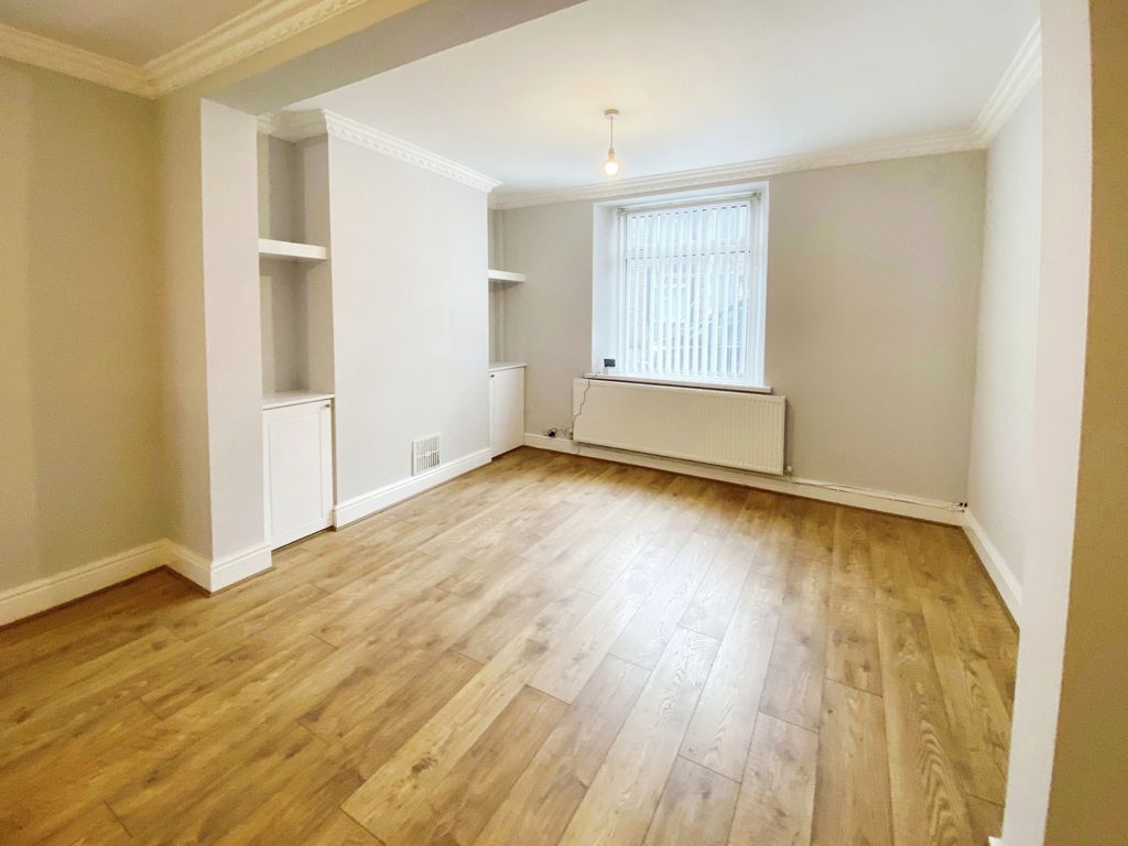 Property photo 3 of 12 Image