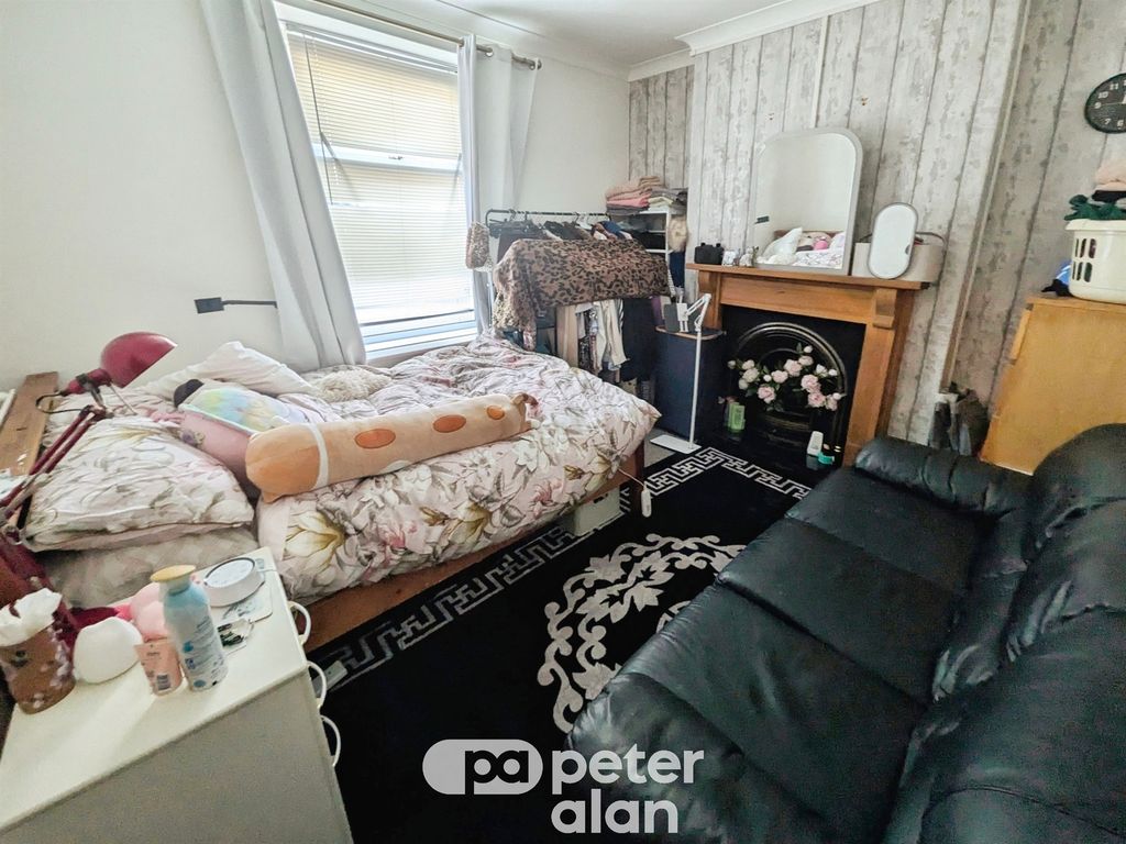 Property photo 3 of 22