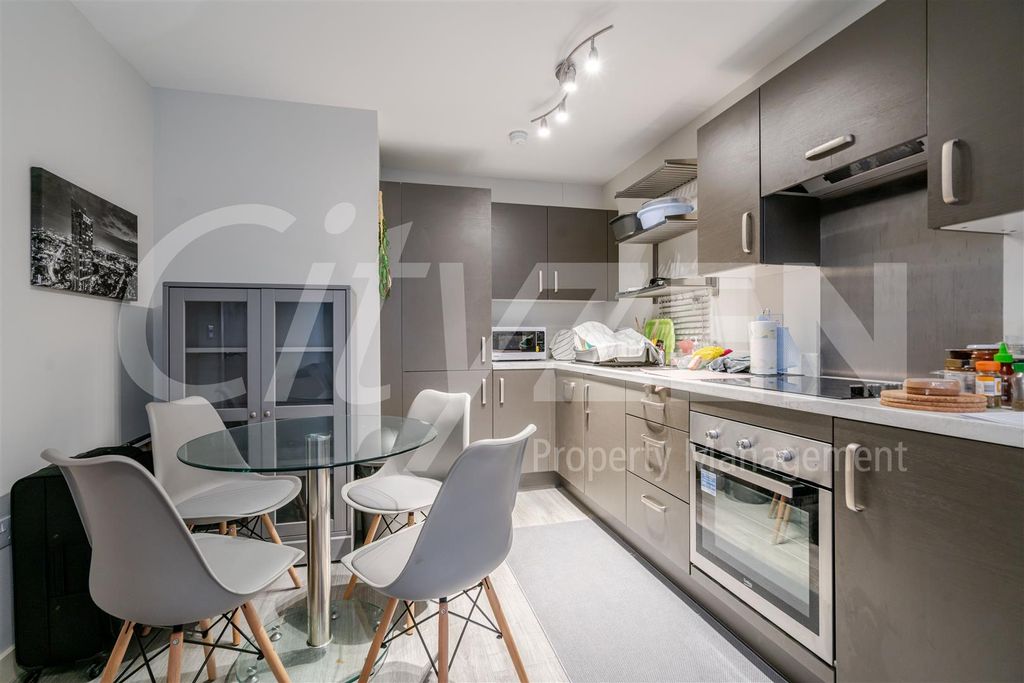 Property photo 2 of 10 Reception