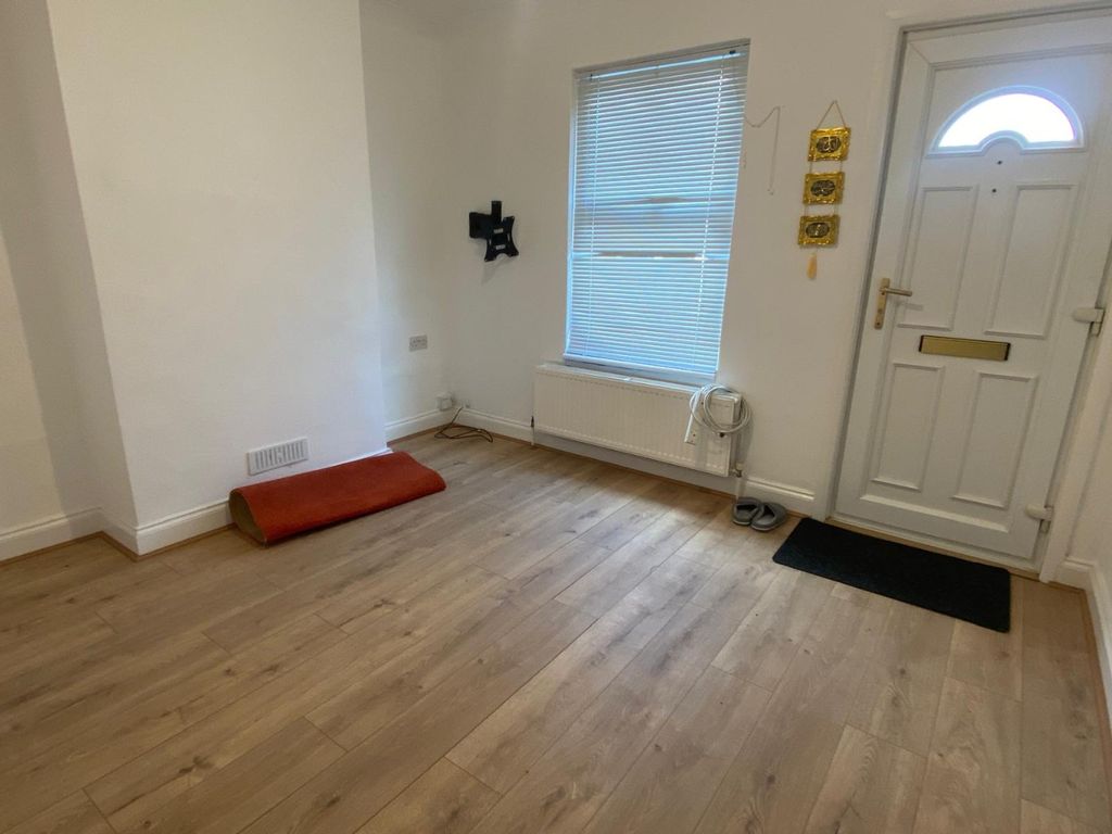 Property photo 3 of 16 4995983