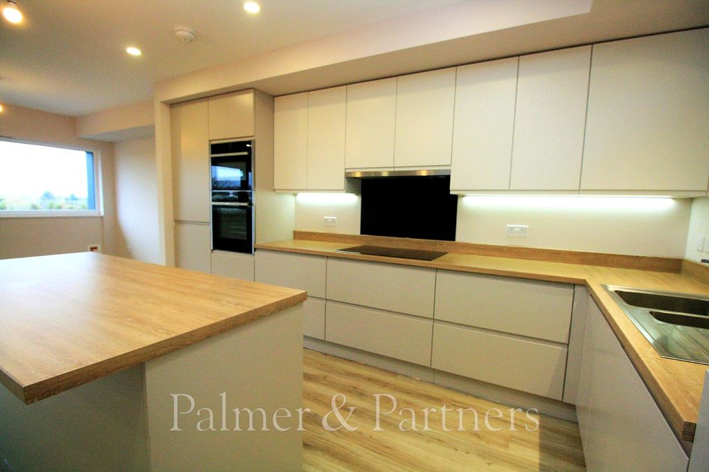 Property photo 2 of 11 Picture No. 19