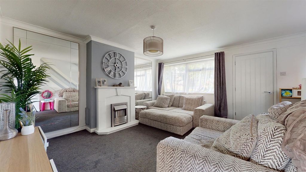 Property photo 3 of 14 05072025_003444.Jpg