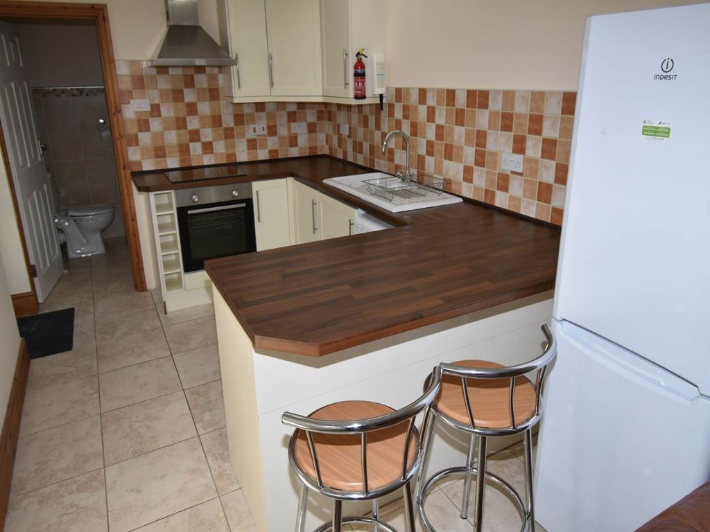 Property photo 1 of 8 Kitchen 1