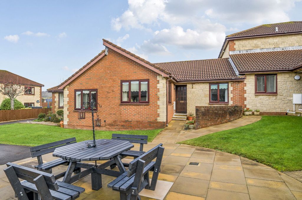 Property photo 1 of 12 Front