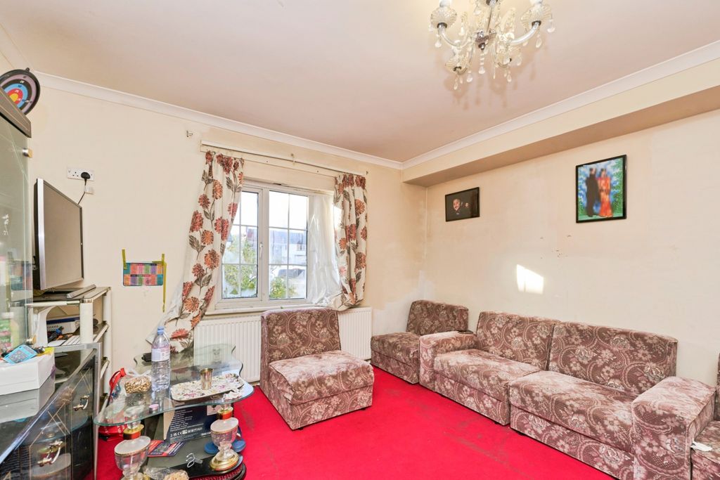 Property photo 2 of 20 1900770-02