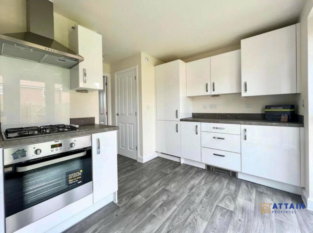 Property photo 2 of 10 Kitchen.Jpg
