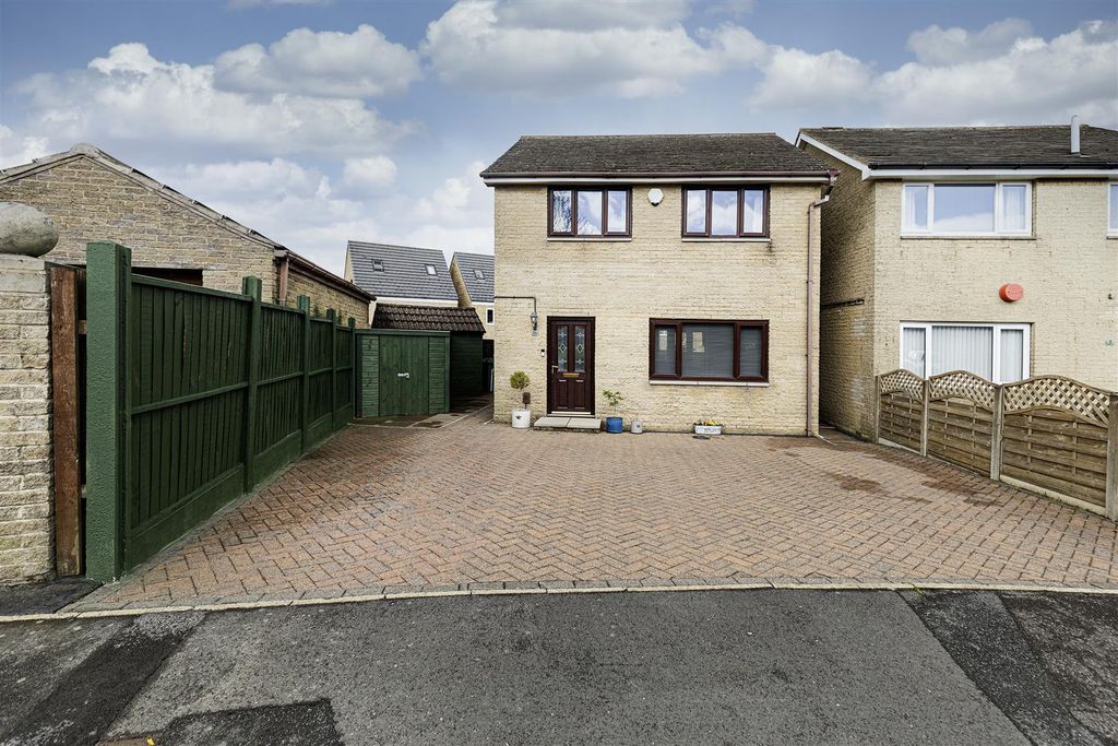 Property photo 1 of 33