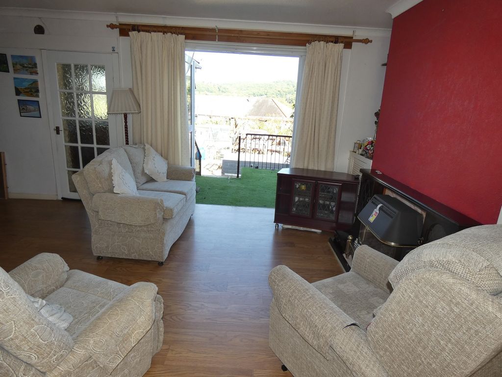 Property photo 3 of 11 Rear Lounge