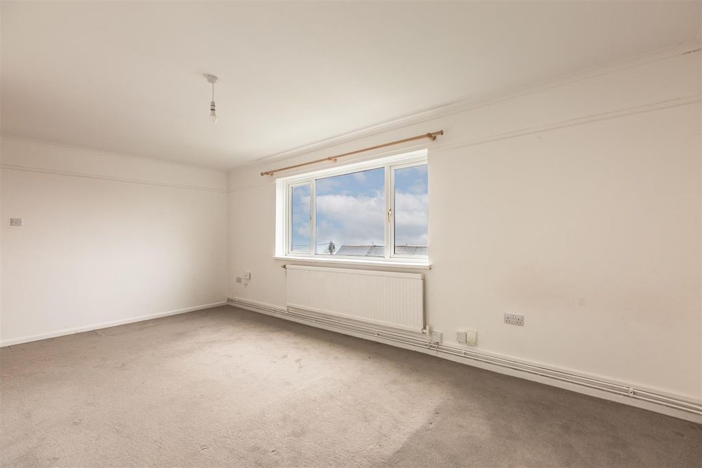 Property photo 3 of 26 Cz0A1747-Hdr.Jpg