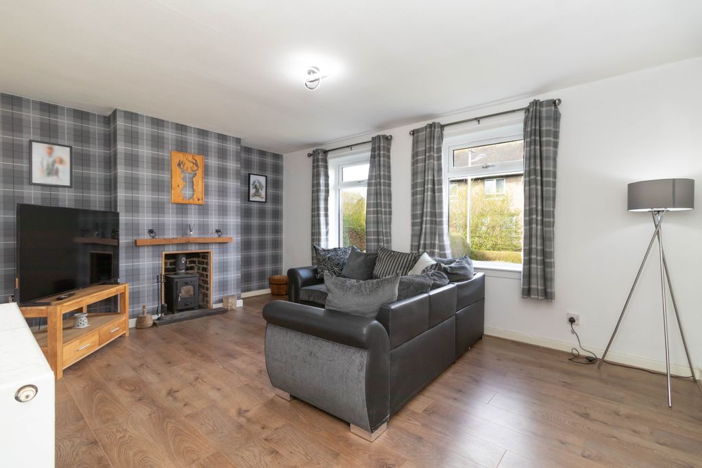 Property photo 2 of 23 Lounge