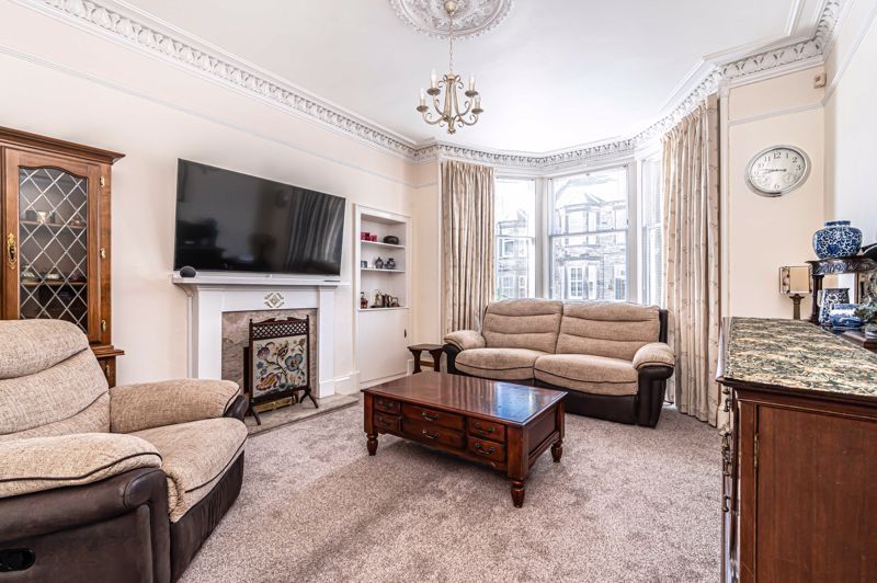 Property photo 2 of 24 Lounge