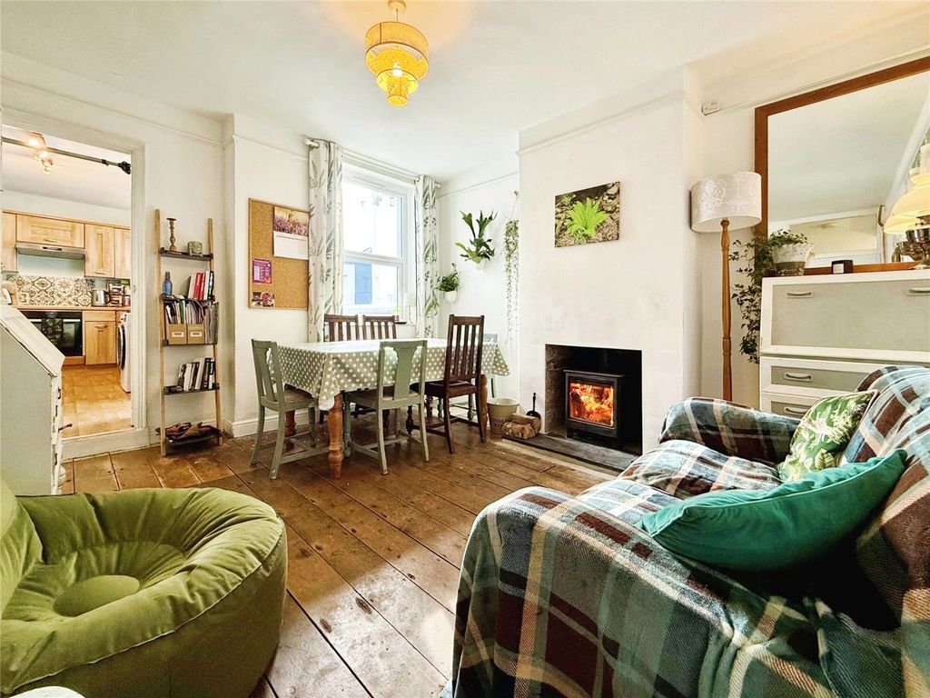 Property photo 2 of 19 Picture No. 18