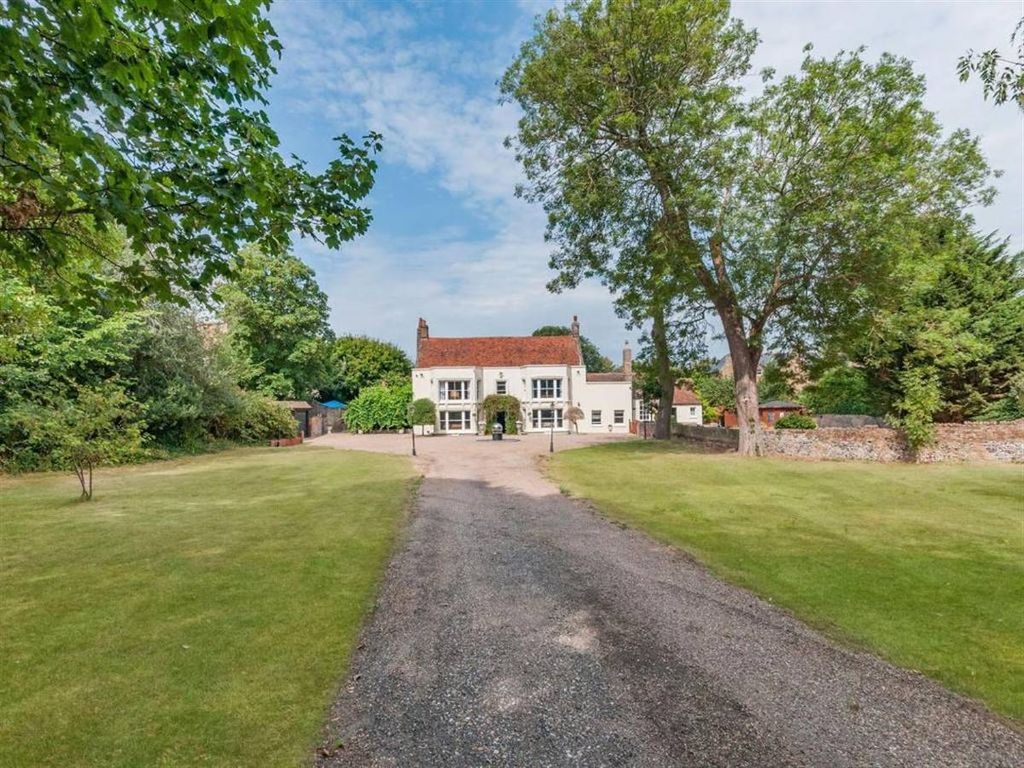 Property photo 2 of 44
