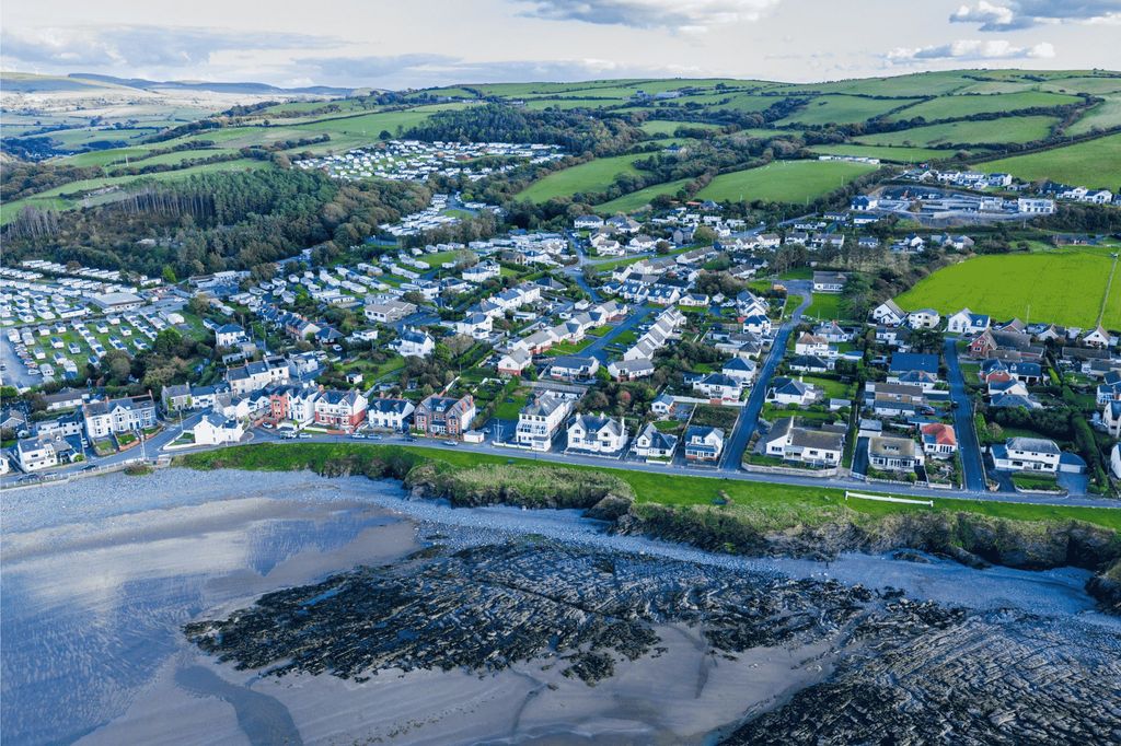 Property photo 1 of 24