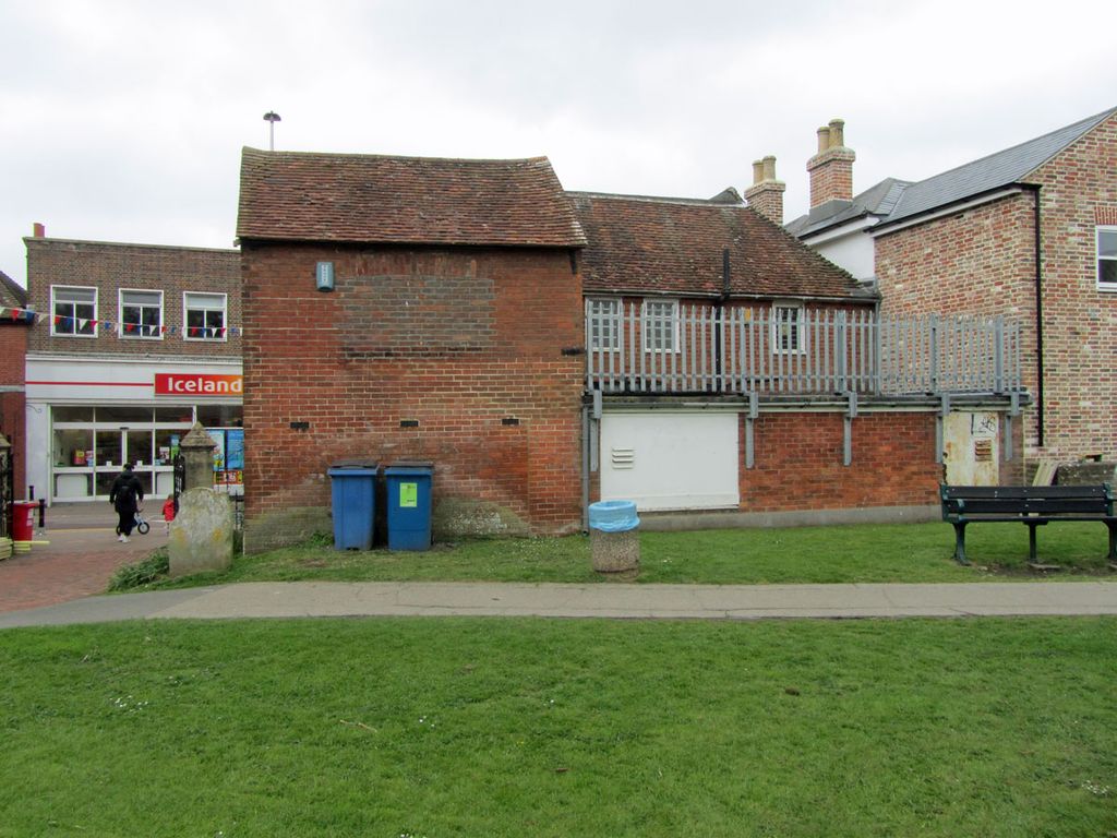 Property photo 2 of 4 20, Hailsham