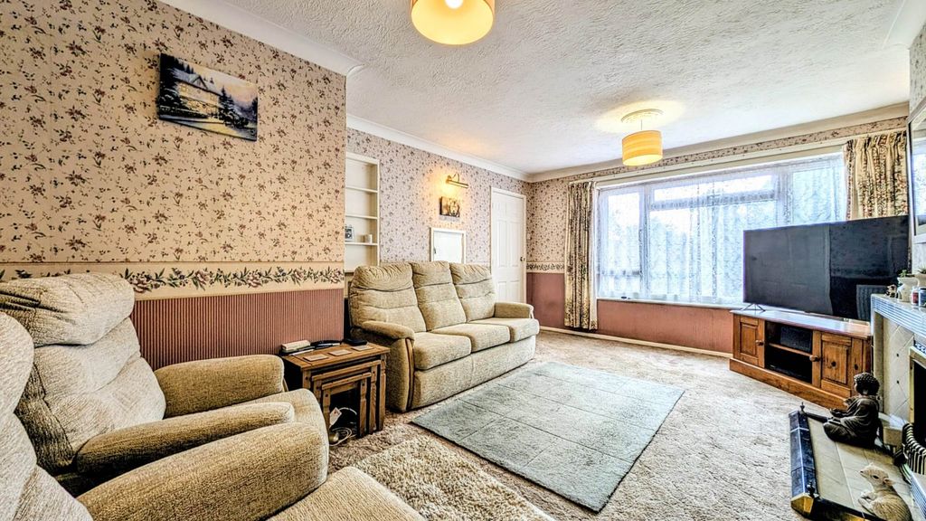 Property photo 2 of 19