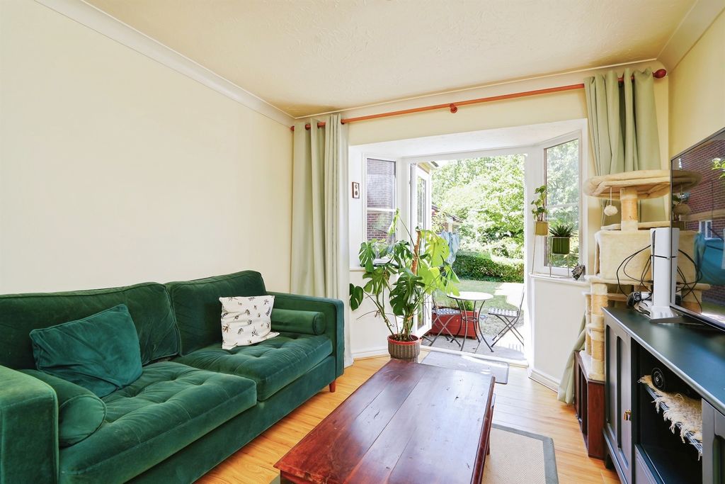 Property photo 2 of 12