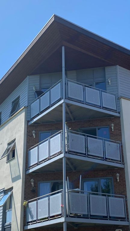 Property photo 2 of 12