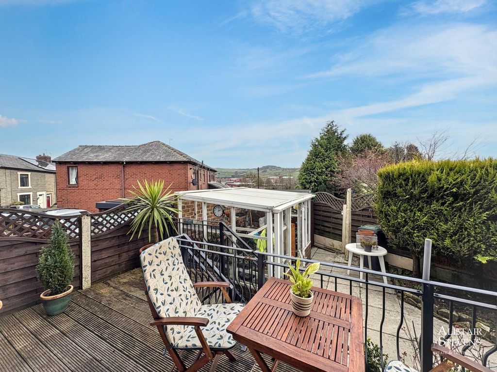 Property photo 3 of 24