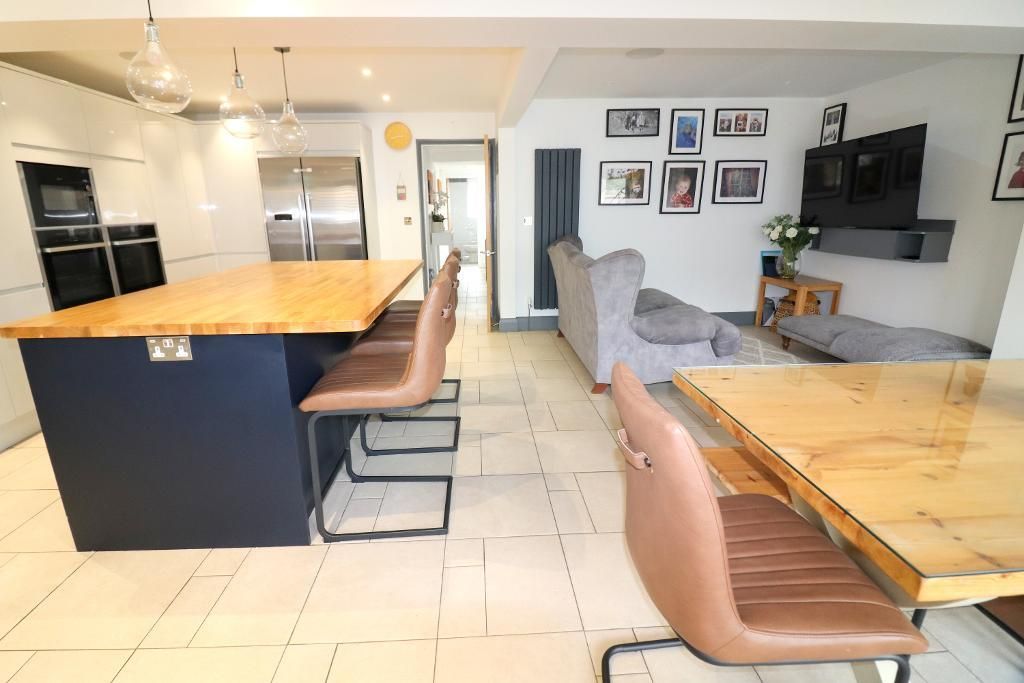 Property photo 3 of 18 Photo 3