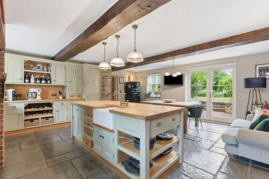 Property photo 2 of 53