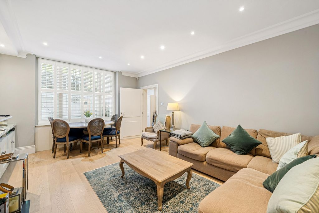 Property photo 2 of 17 Image