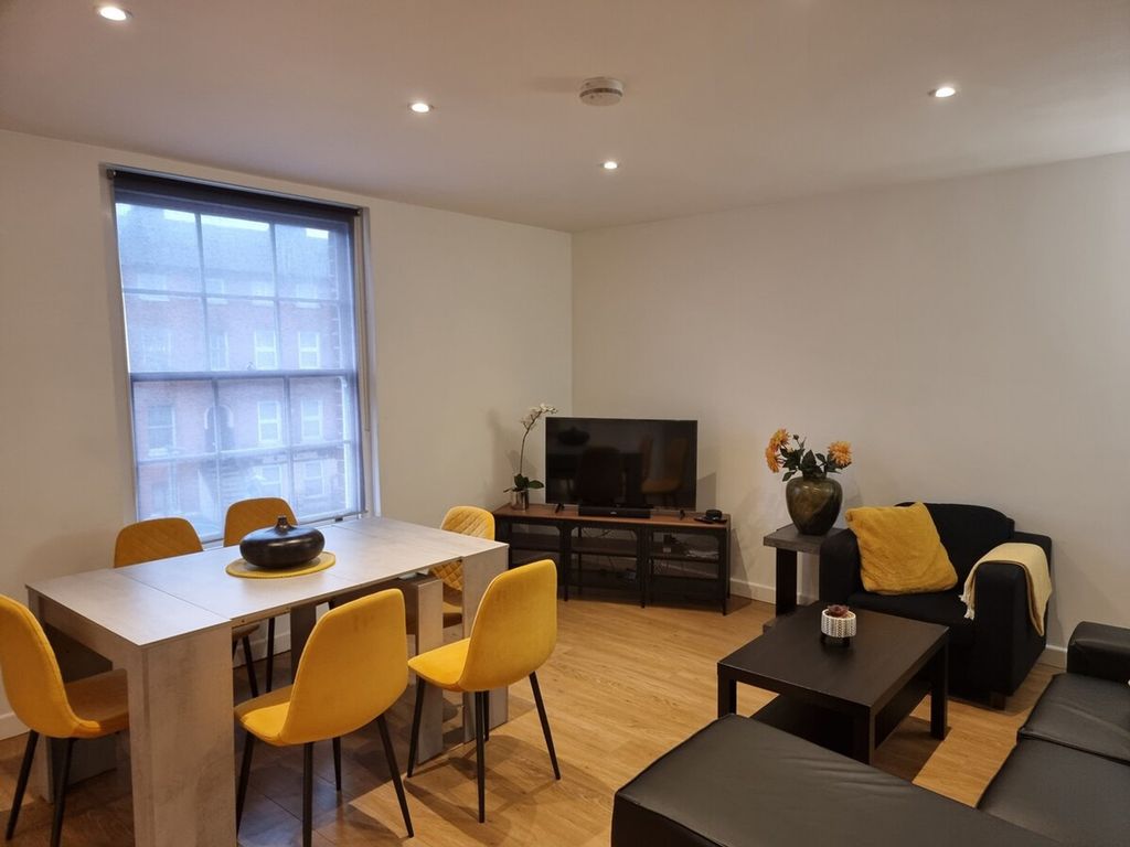 Property photo 1 of 23 Living Room