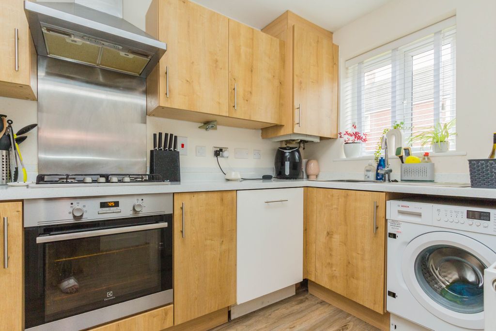 Property photo 2 of 13 Kitchen
