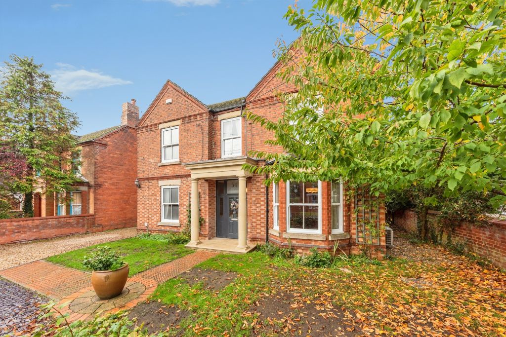 Property photo 1 of 24