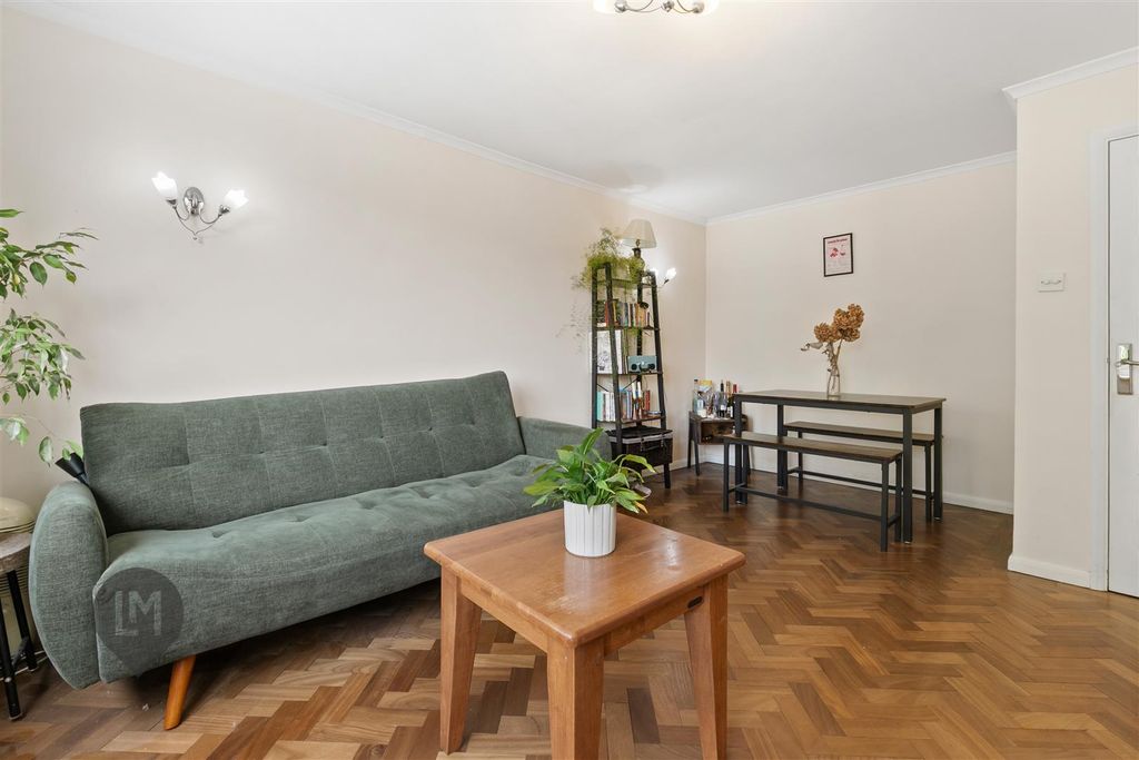 Property photo 2 of 6 Living/Dining Room