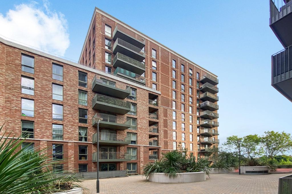 Property photo 3 of 16 Gallery