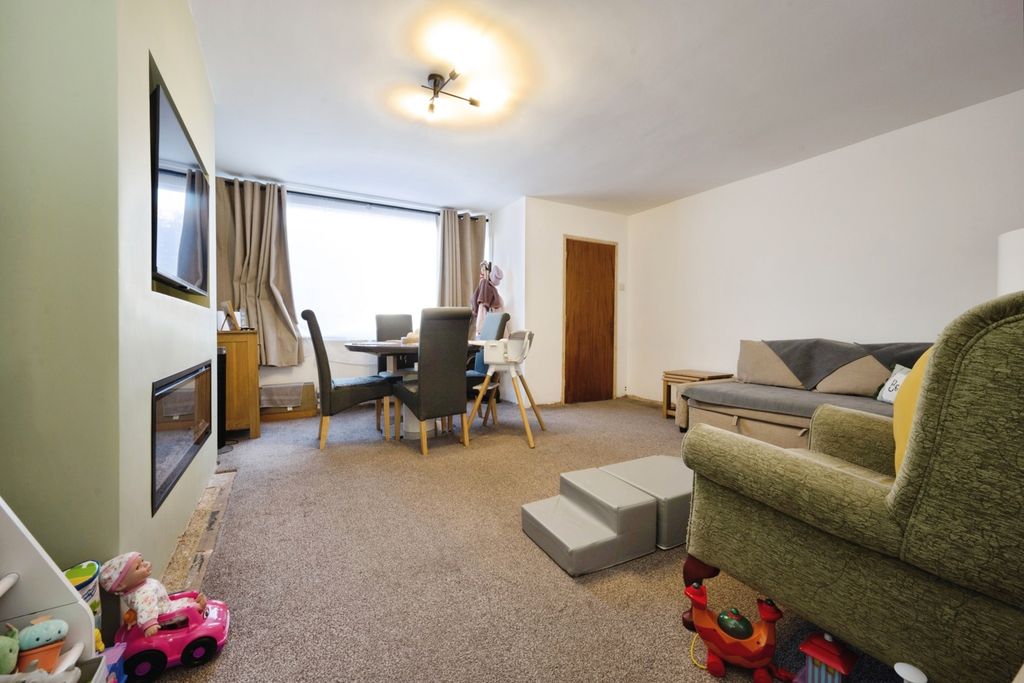 Property photo 3 of 18 Pbox-Img.Jpg