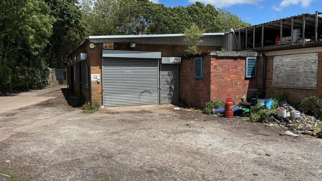 Property photo 1 of 2