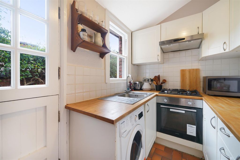Property photo 3 of 14