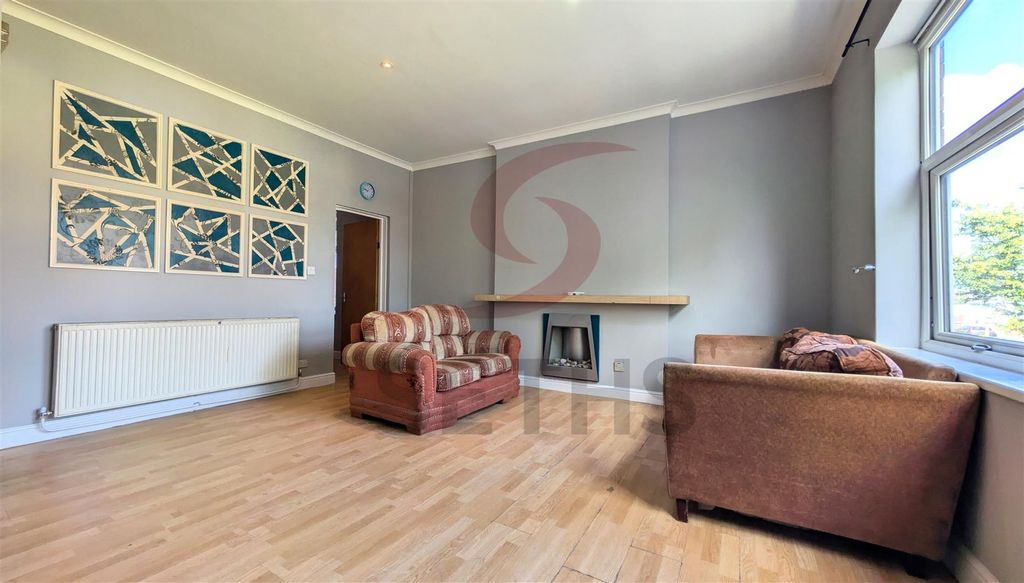 Property photo 3 of 10 Living Room