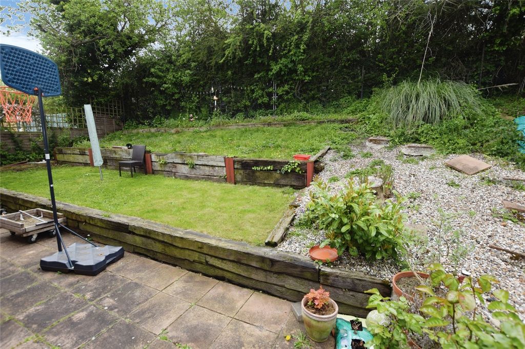 Property photo 2 of 14 Garden
