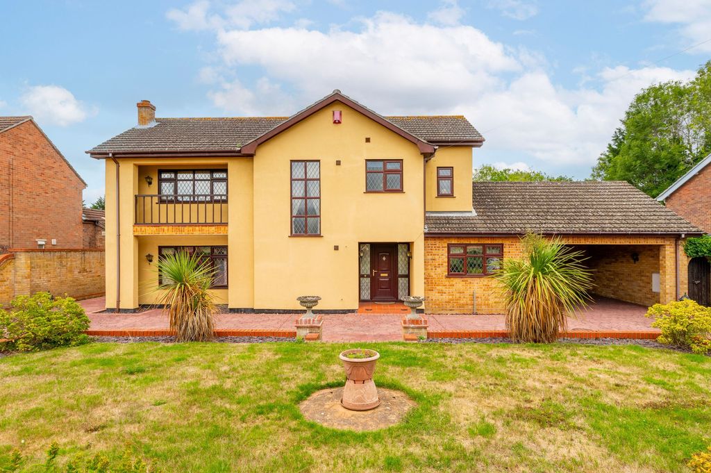 Property photo 1 of 32